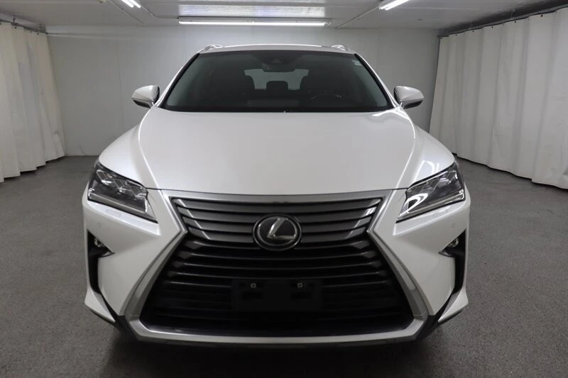 2019 Lexus RC - Image 2 of 31