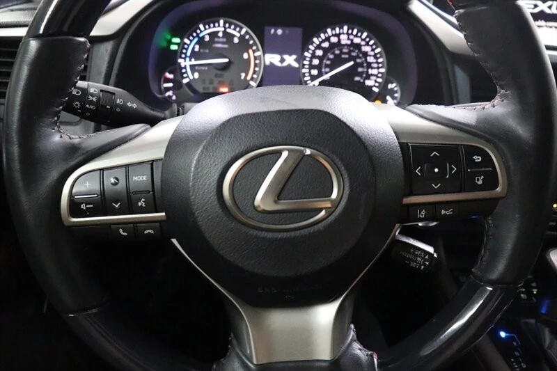 2019 Lexus RC - Image 10 of 31