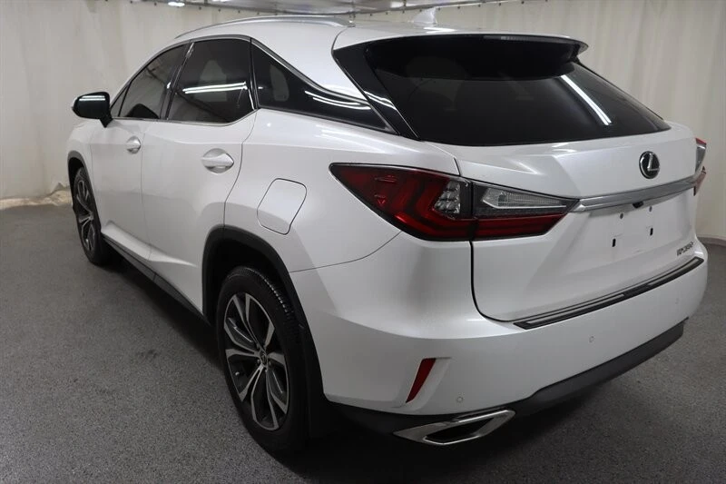2019 Lexus RC - Image 5 of 31