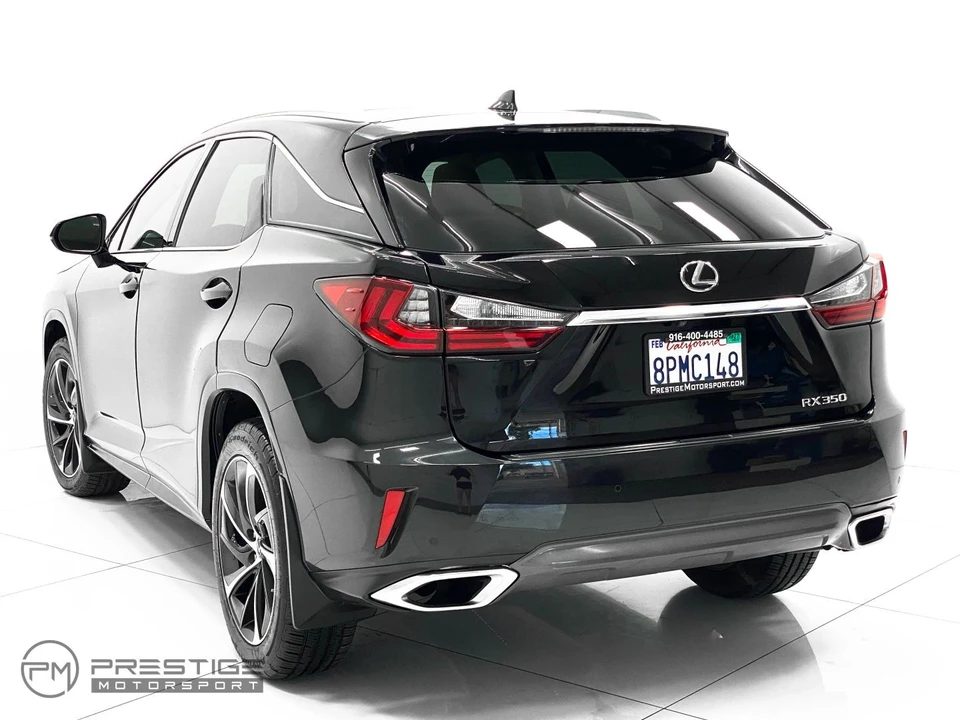 2019 Lexus RC - Image 4 of 31