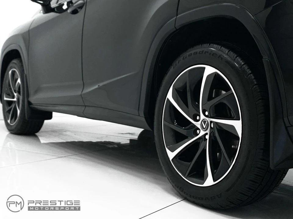 2019 Lexus RC - Image 29 of 31