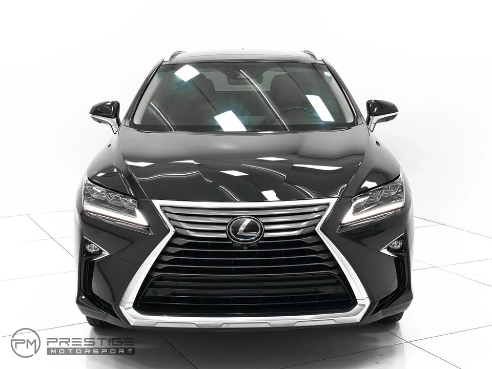 2019 Lexus RC - Image 2 of 31