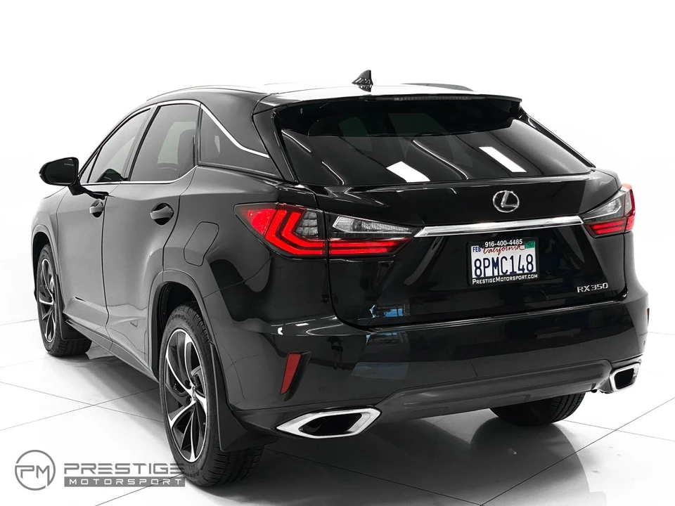 2019 Lexus RC - Image 12 of 31