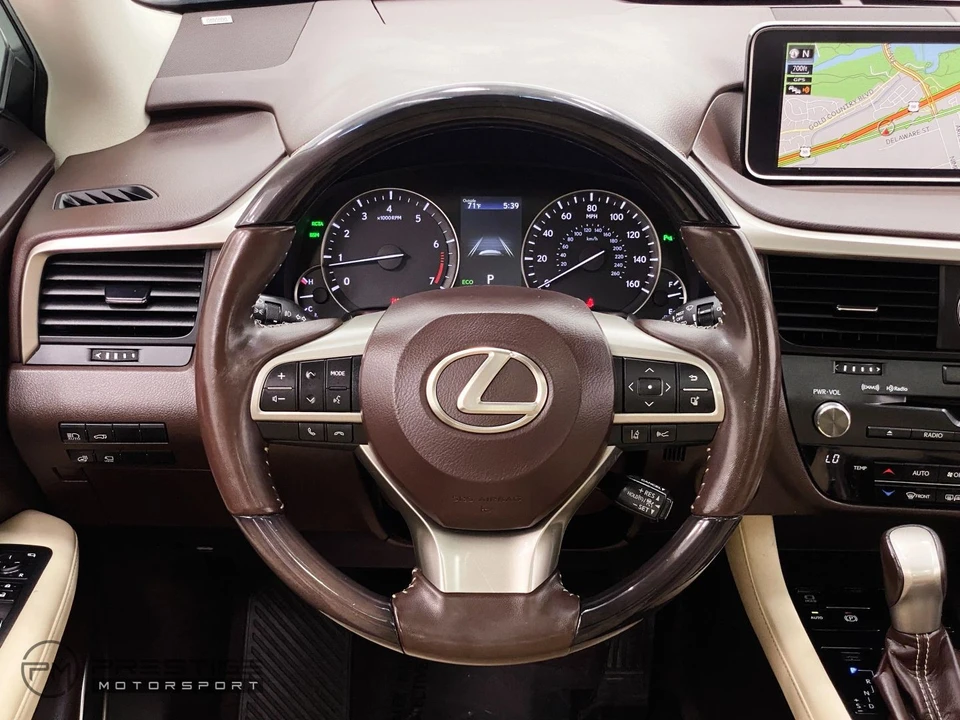 2019 Lexus RC - Image 21 of 31