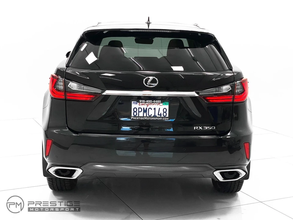 2019 Lexus RC - Image 28 of 31