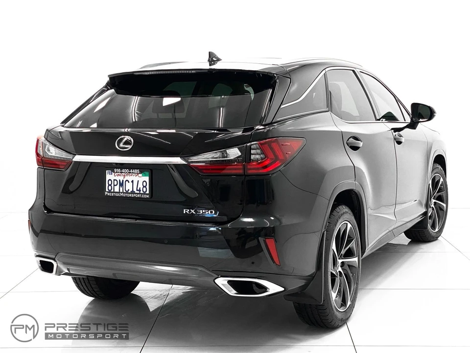 2019 Lexus RC - Image 6 of 31