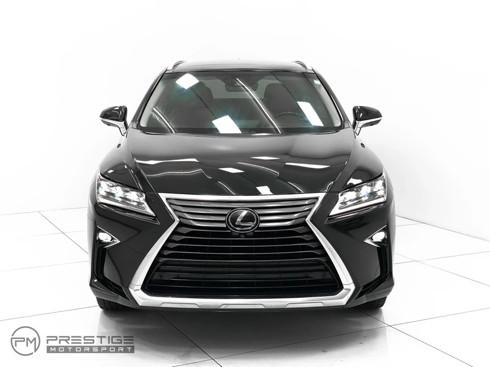 2019 Lexus RC - Image 27 of 31