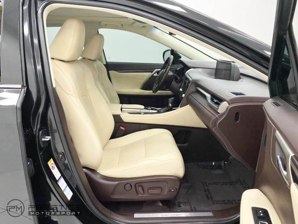 2019 Lexus RC - Image 14 of 31