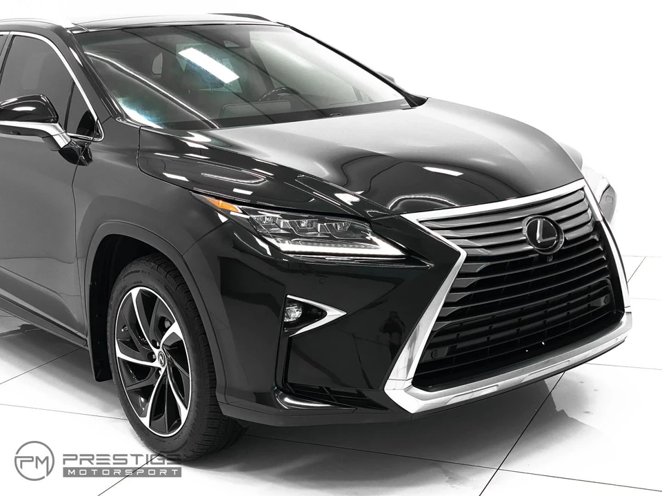 2019 Lexus RC - Image 9 of 31