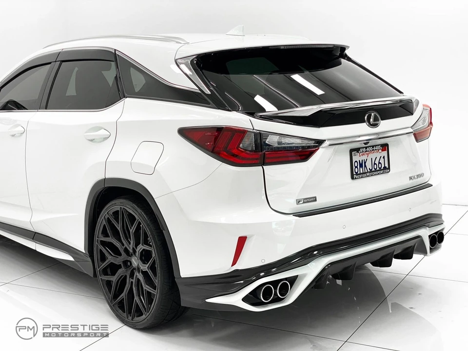 2019 Lexus RC - Image 10 of 31