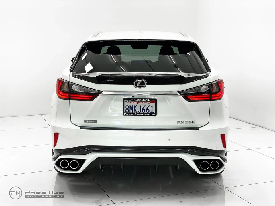 2019 Lexus RC - Image 28 of 31