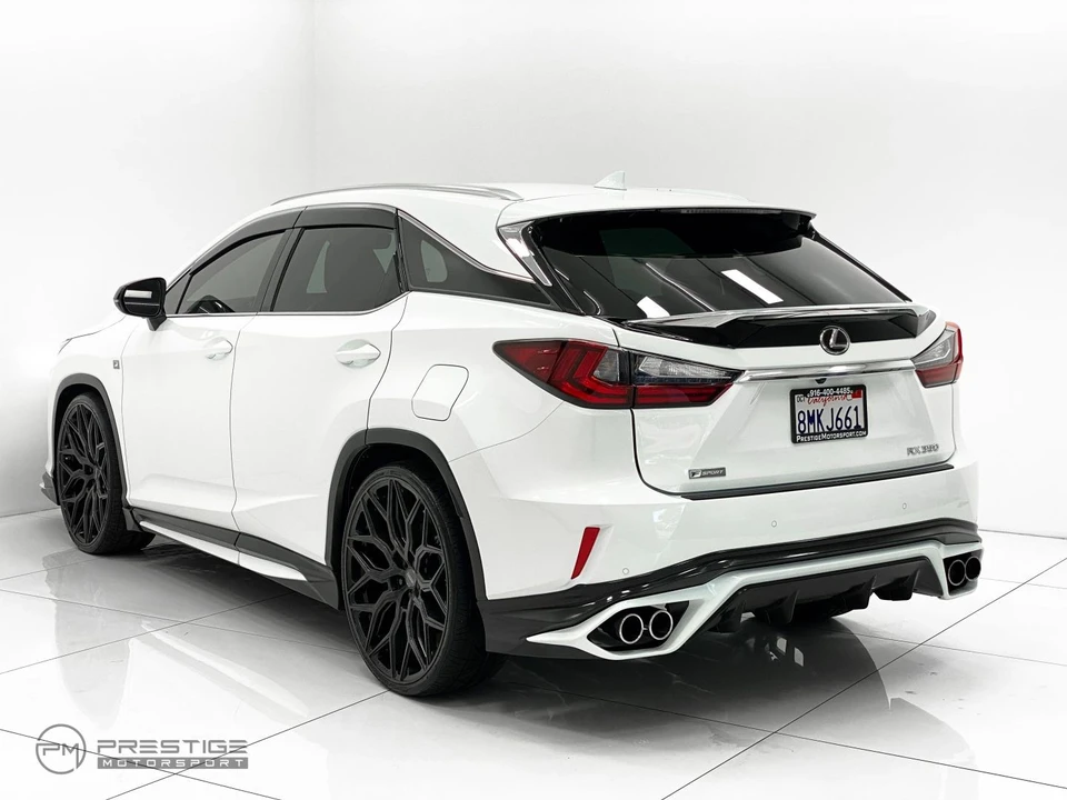 2019 Lexus RC - Image 8 of 31