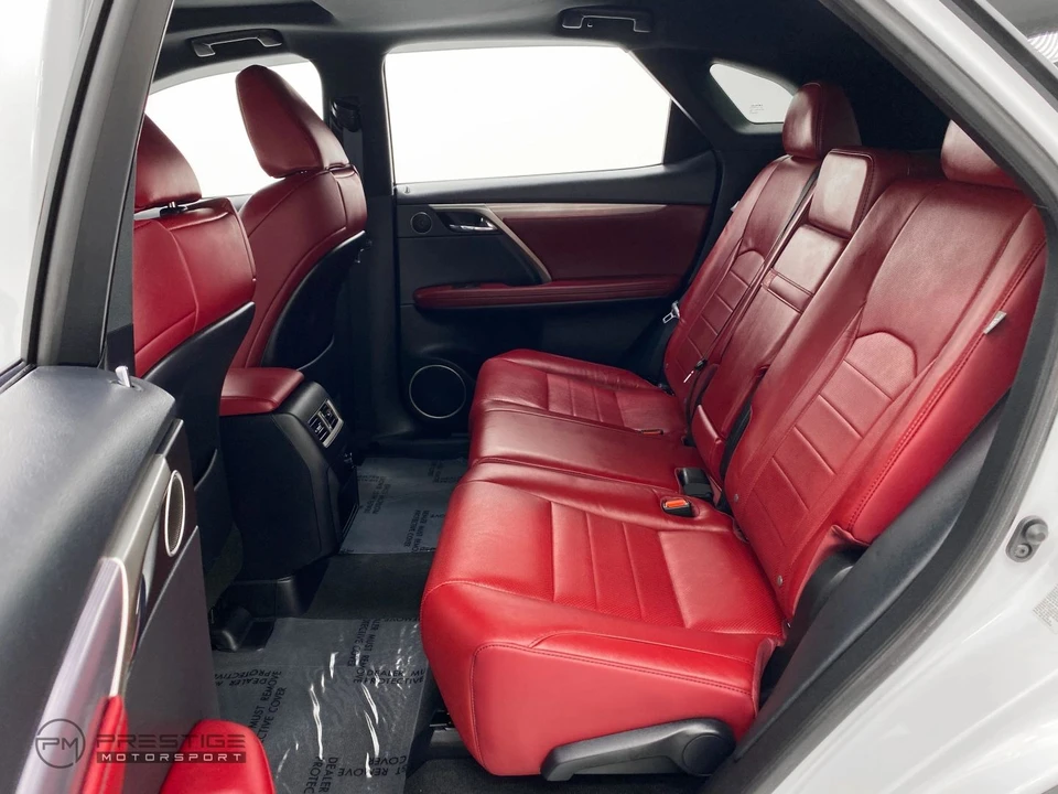 2019 Lexus RC - Image 24 of 31