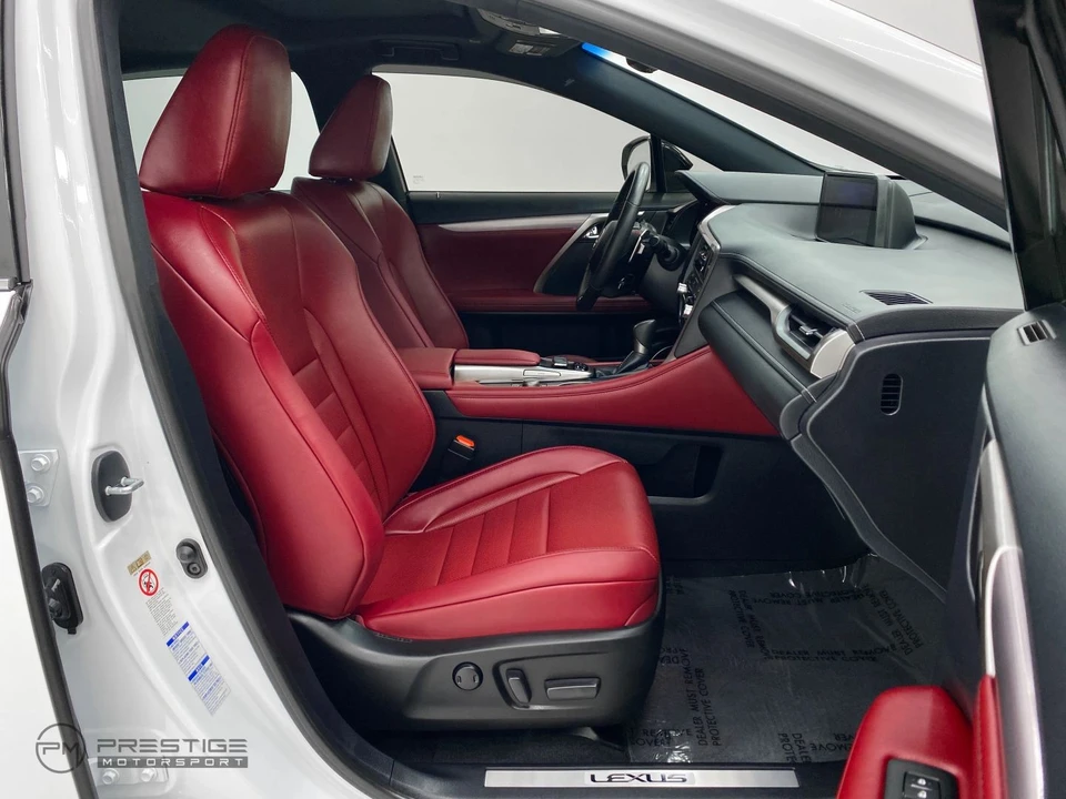 2019 Lexus RC - Image 14 of 31