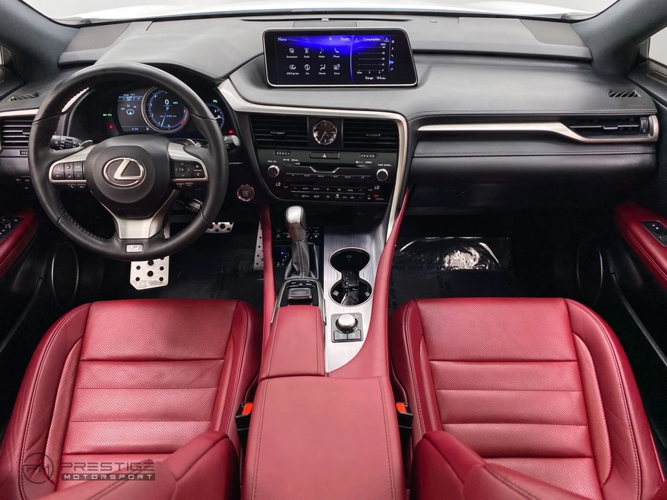 2019 Lexus RC - Image 19 of 31