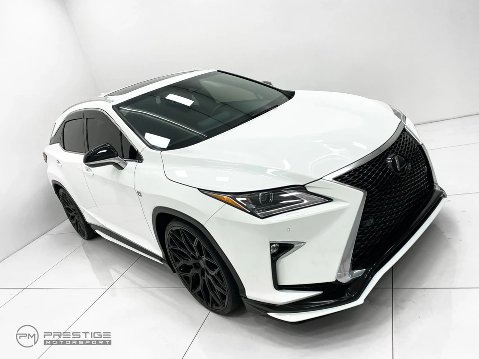 2019 Lexus RC - Image 25 of 31
