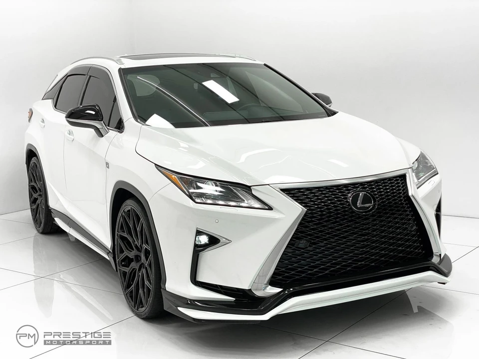 2019 Lexus RC - Image 11 of 31