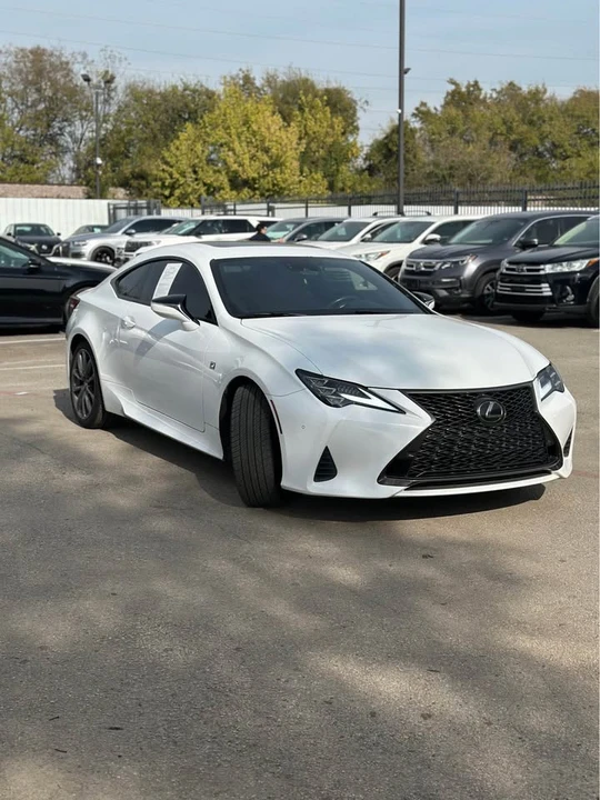 2019 Lexus RC - Image 3 of 10