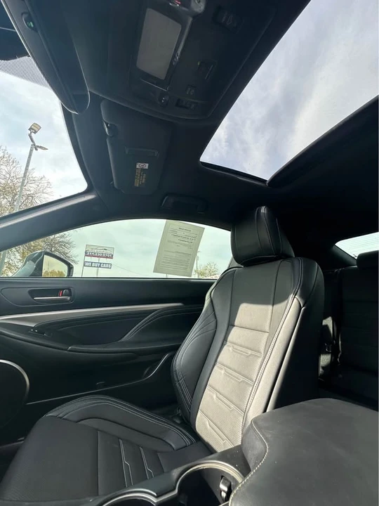 2019 Lexus RC - Image 10 of 10