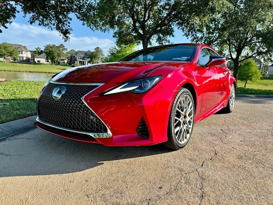 2019 Lexus RC - Image 2 of 7