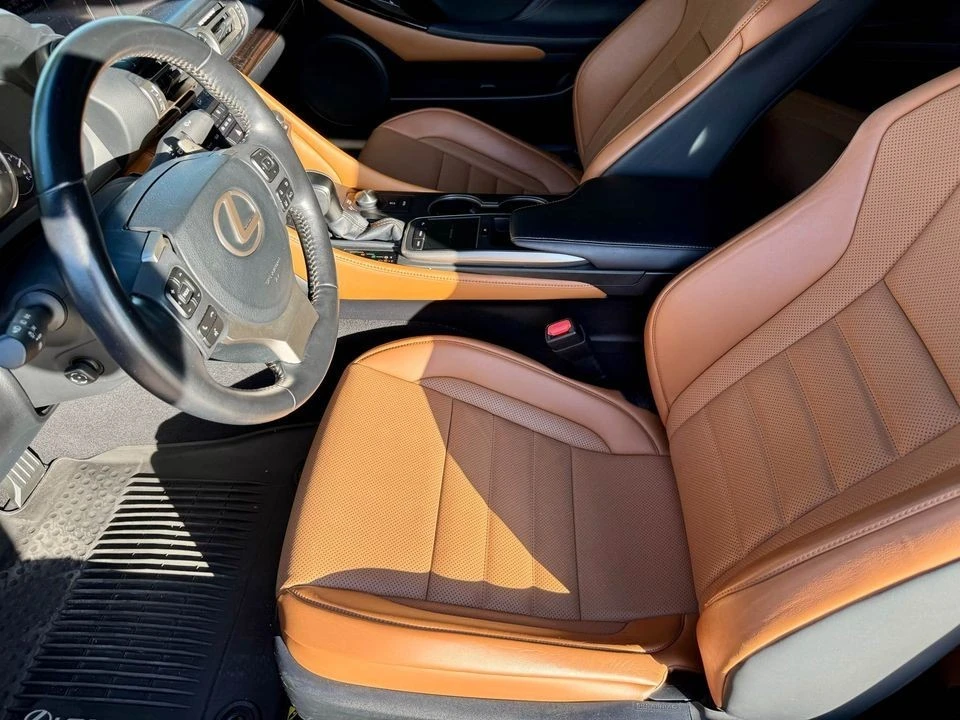 2019 Lexus RC - Image 6 of 7