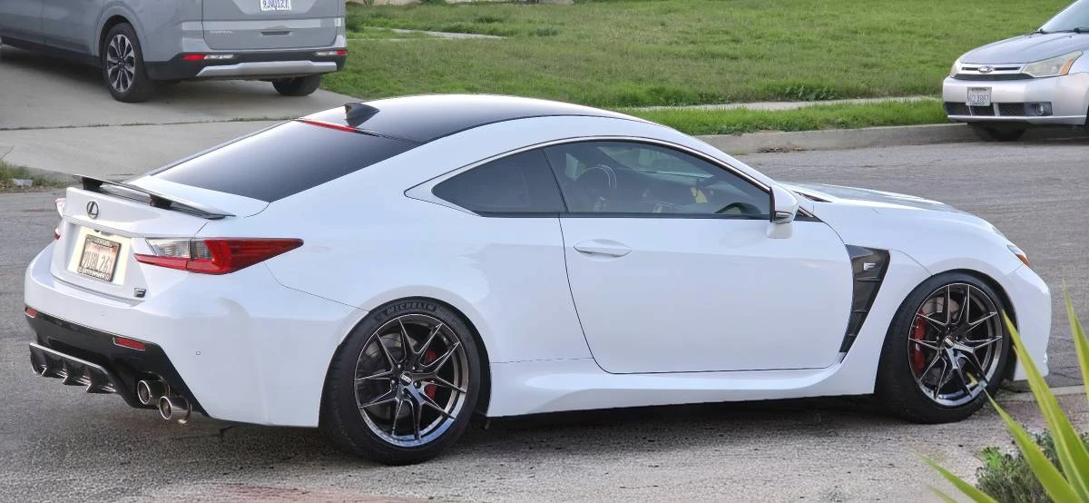 2019 Lexus RC F - Image 16 of 16