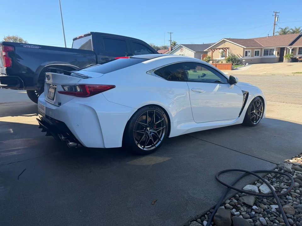2019 Lexus RC F - Image 13 of 16