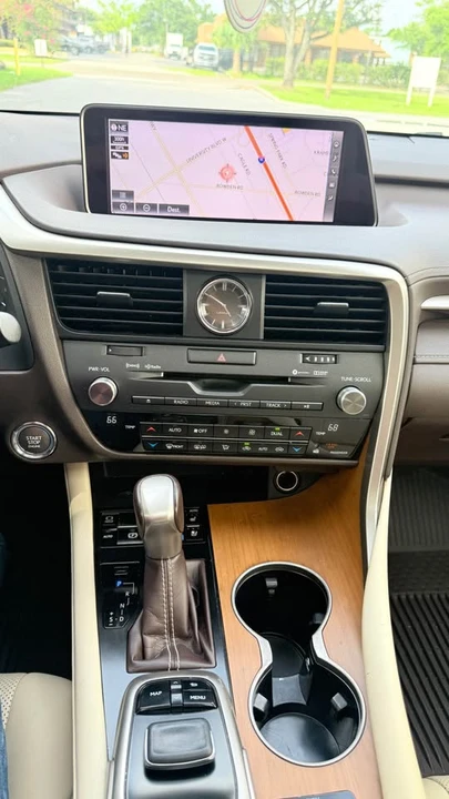 2019 Lexus RX 4th Gen - Image 16 of 17