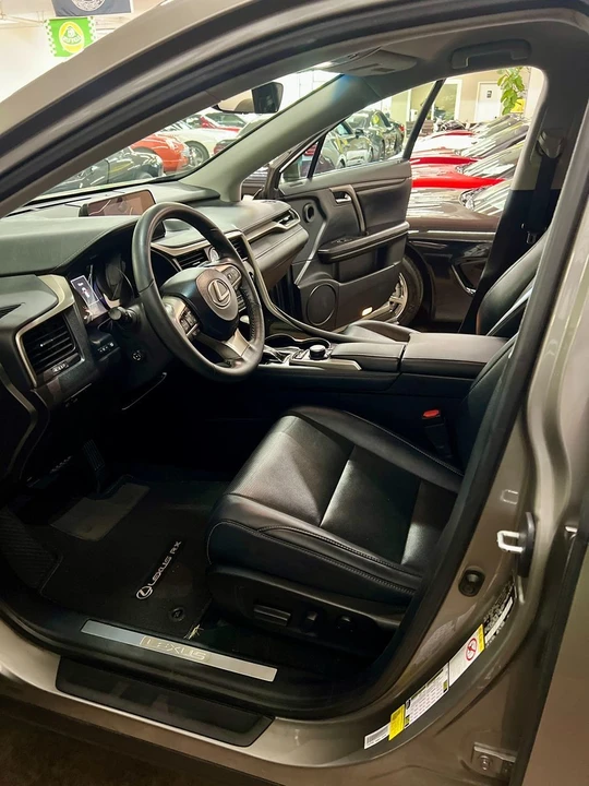 2019 Lexus RC - Image 12 of 12