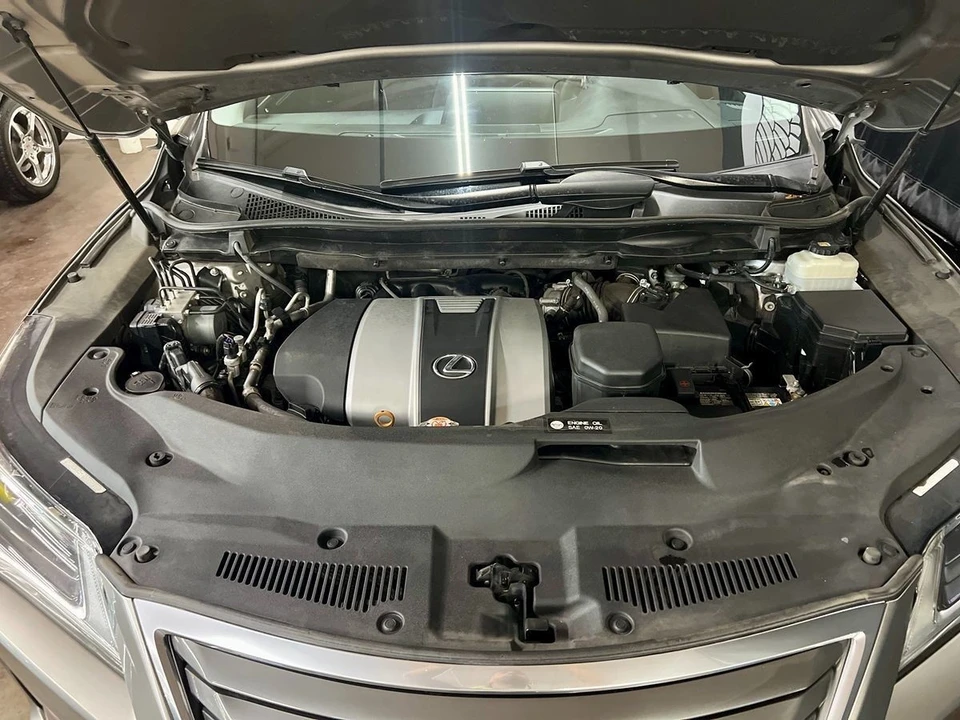 2019 Lexus RC - Image 2 of 21