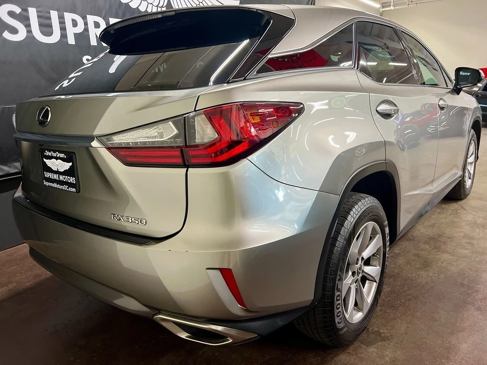 2019 Lexus RC - Image 6 of 12