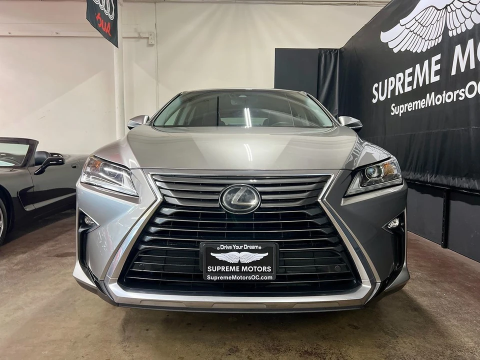 2019 Lexus RC - Image 5 of 12