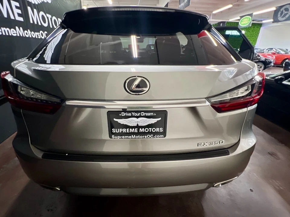 2019 Lexus RC - Image 10 of 21