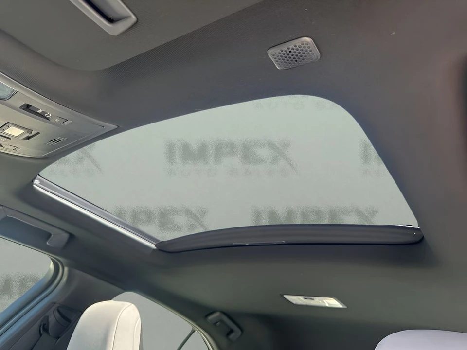 2019 Lexus - Image 11 of 12