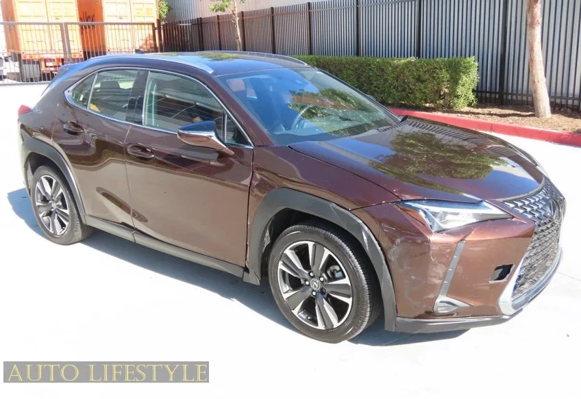 2019 Lexus - Image 2 of 31