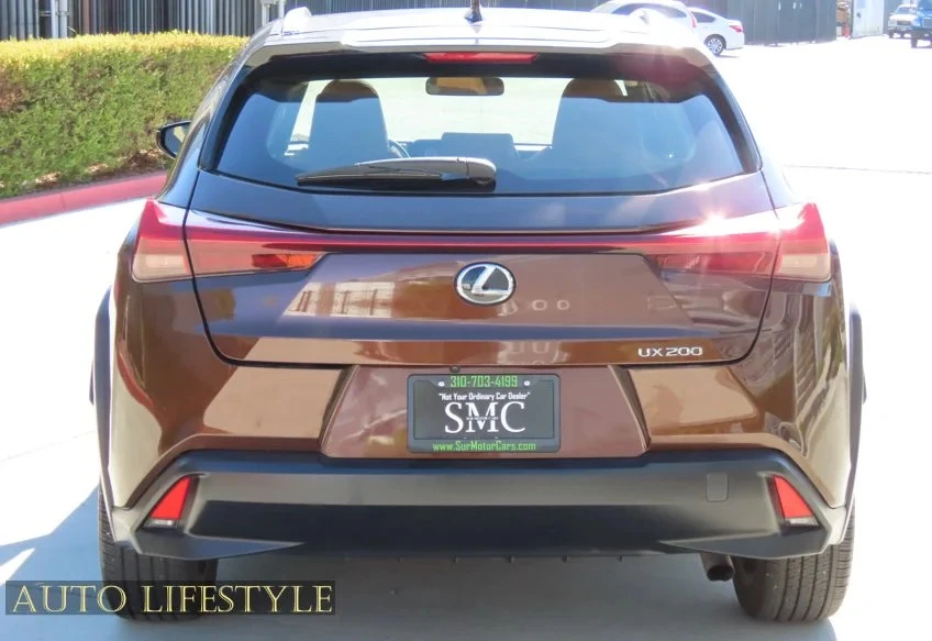 2019 Lexus - Image 11 of 31