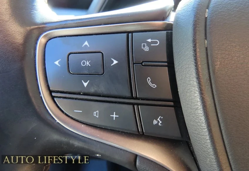 2019 Lexus - Image 27 of 31