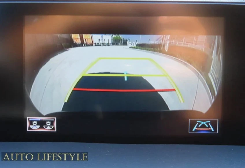 2019 Lexus - Image 16 of 31