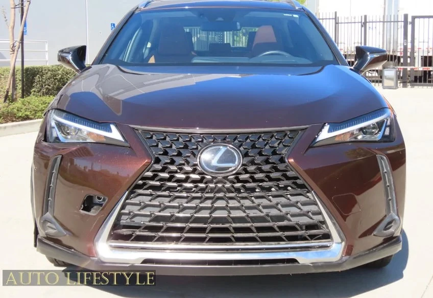 2019 Lexus - Image 12 of 31