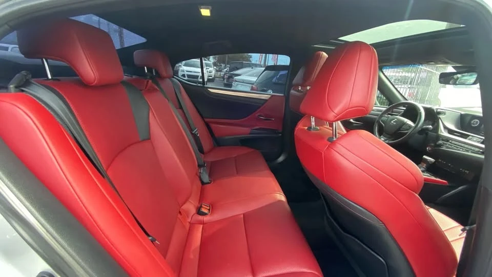2019 Lexus ES 7th Gen - Image 18 of 18