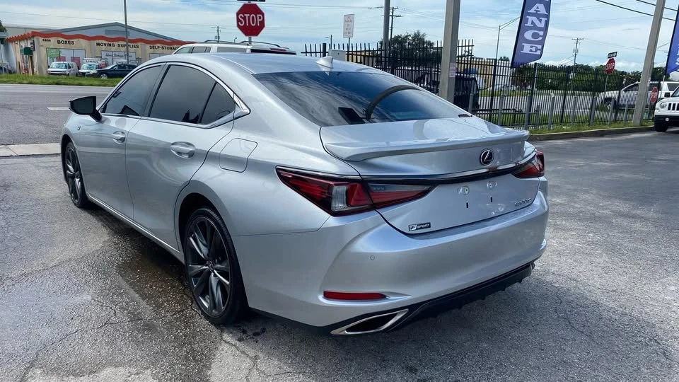 2019 Lexus ES 7th Gen - Image 6 of 18