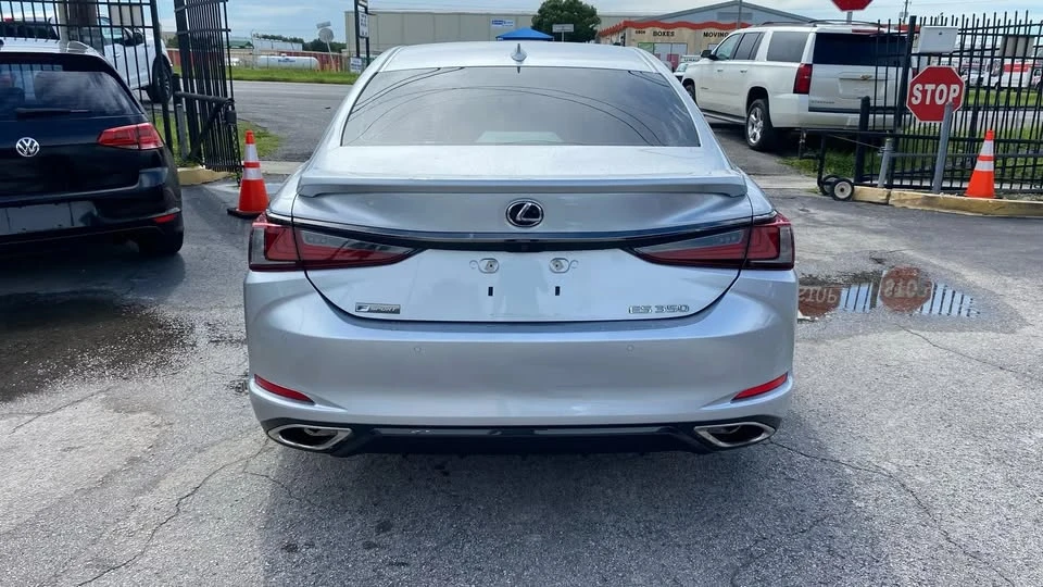 2019 Lexus ES 7th Gen - Image 5 of 18