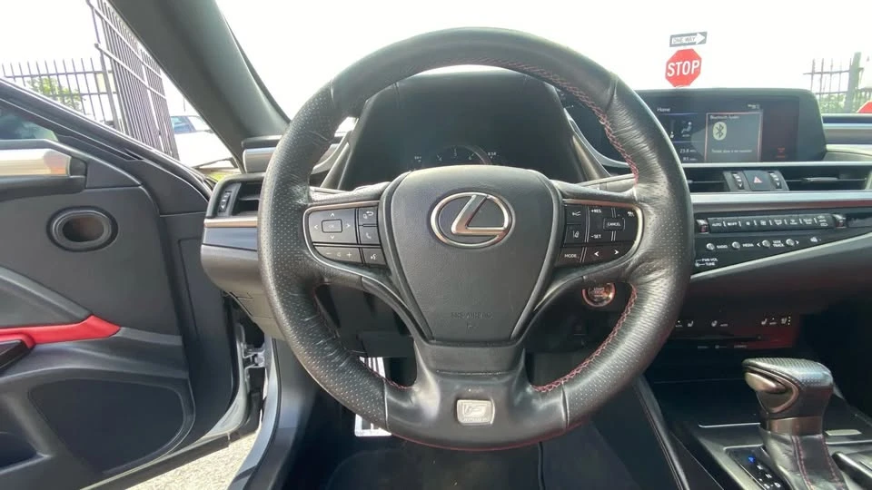 2019 Lexus ES 7th Gen - Image 8 of 18
