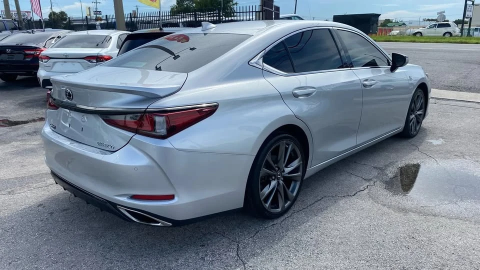 2019 Lexus ES 7th Gen - Image 7 of 18