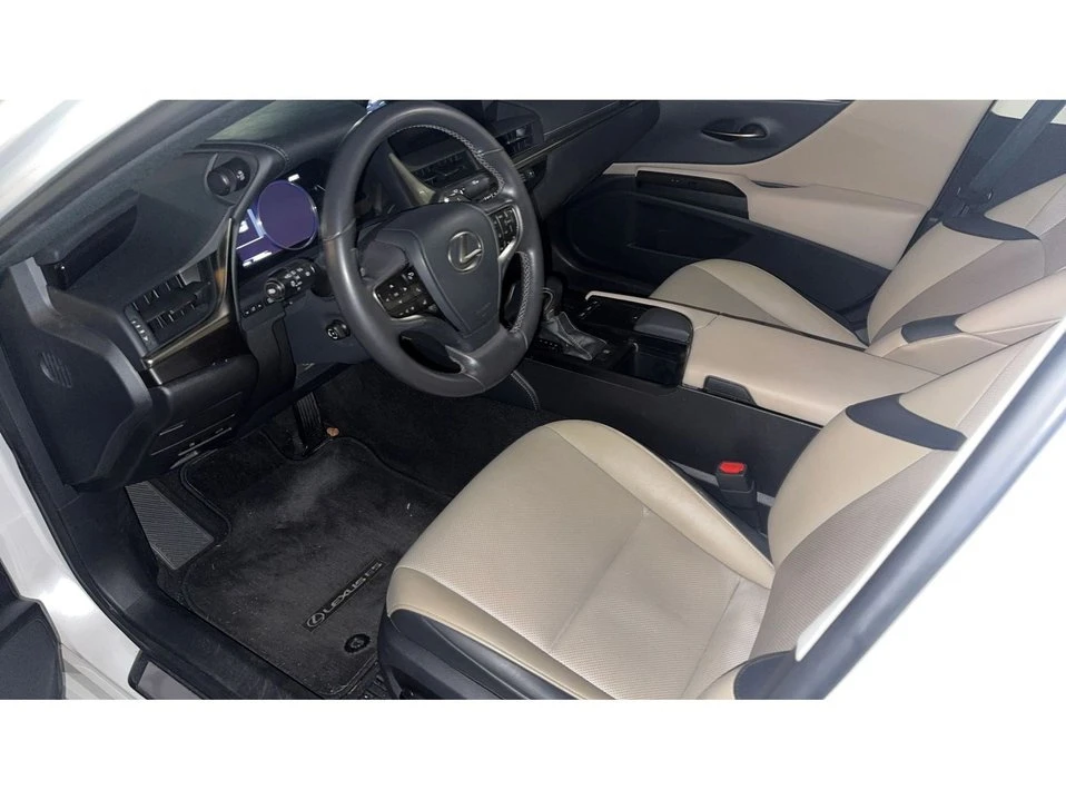 2019 Lexus ES 7th Gen - Image 2 of 3