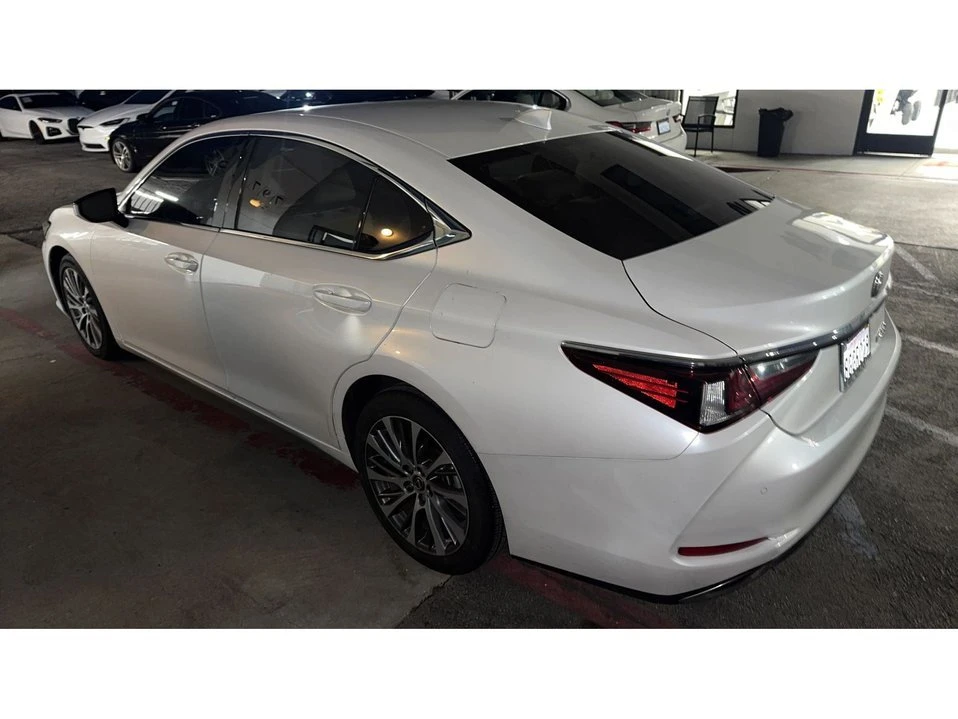 2019 Lexus ES 7th Gen - Image 3 of 3