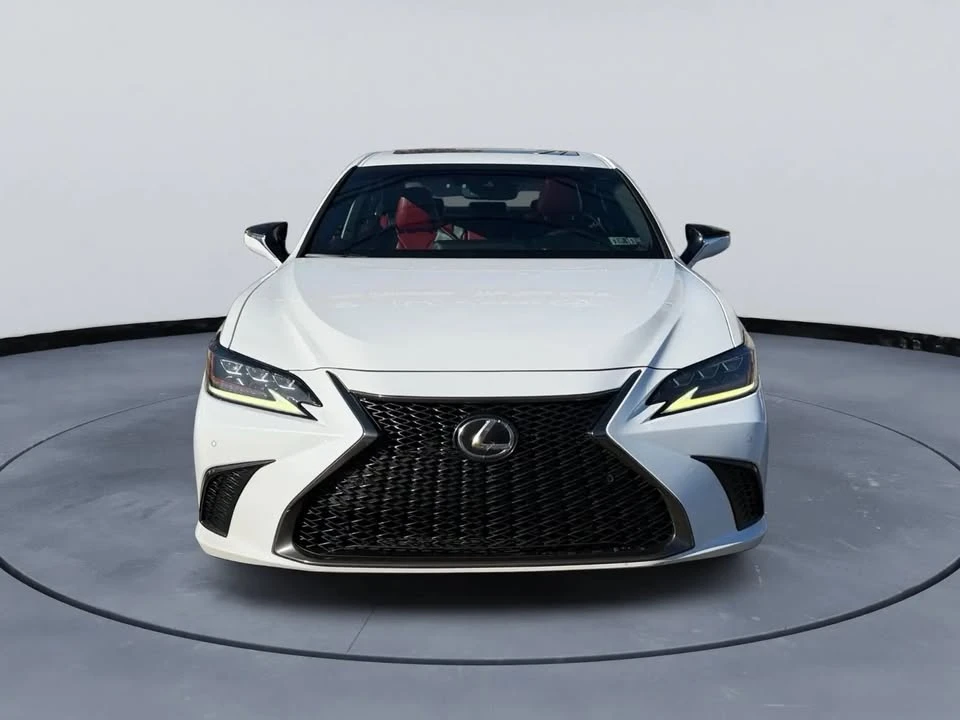 2019 Lexus ES 7th Gen - Image 2 of 14