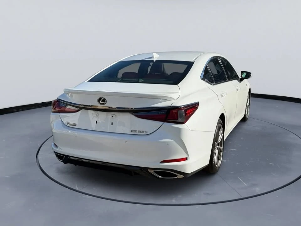 2019 Lexus ES 7th Gen - Image 5 of 14