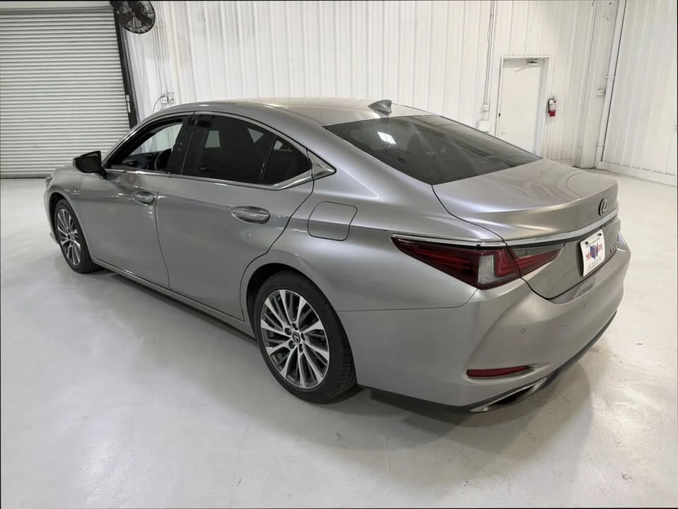 2019 Lexus ES 7th Gen - Image 3 of 19