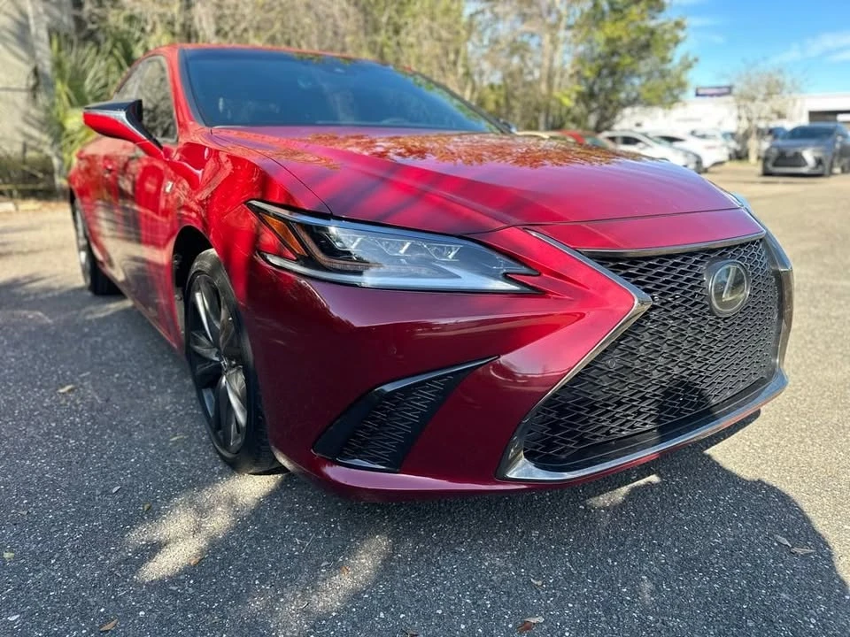2019 Lexus ES 7th Gen - Image 2 of 20